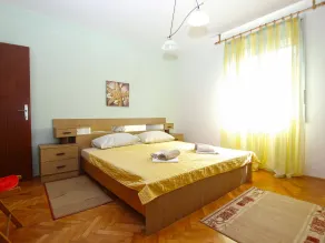 Apartment 686 - Room