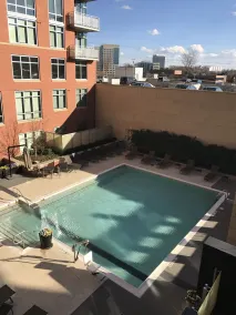 LRV Avant at Reston Town Center - Piscine extérieure