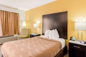 Quality Inn Trussville I-59 exit 141 - Room