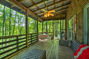 Screened Porch: The Coop Robbinsville Cabin! - Innenbereich