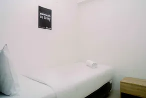2BR Fully Furnished Minimalist Bassura City Apartment By Travelio - Zimmer