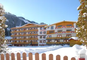JUFA Alpenhotel Saalbach - Utsikt från rummet