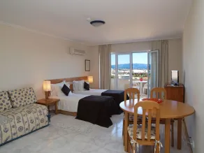 Apartamentos Jardins da Rocha - Room