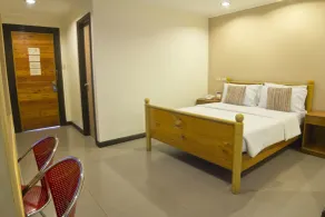 Nichols Airport Hotel - Room