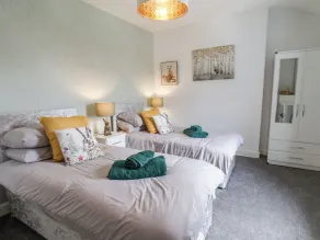 3 Auborough Street - Room