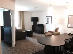 Candlewood Suites Youngstown W - I-80 Niles Area by IHG - Chambre