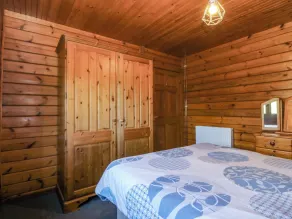 Lodge 9 - Bron Eifion - Room