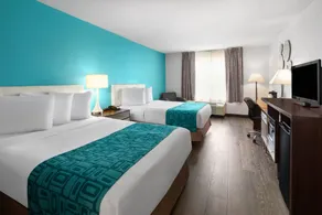 Howard Johnson by Wyndham Romulus Detroit Metro Airport - Chambre