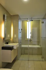 Holi Afiniti Themed Suites - Bathroom