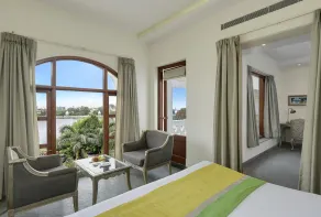 Brahma Niwas - Luxury Lake View Hotel with Infinity Pool, Udaipur  - Rum