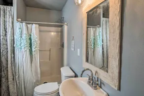 Cozy Cle Elum Cabin w/ 3 Acres & Stocked Pond - Interiør