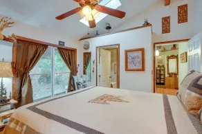 Secluded Placerville Cabin w/ Deck: Walk to River! - Quarto