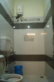 Hotel Sunrise Inn - Bathroom