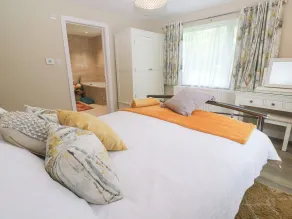 Little Roskrow - Room
