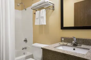 Super 8 by Wyndham Mattoon - Salle de bain