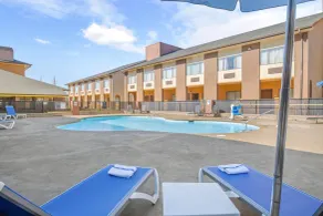 Quality Suites Hickory South - Piscine