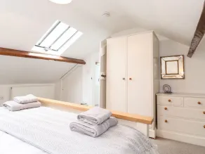 Middletown - Room
