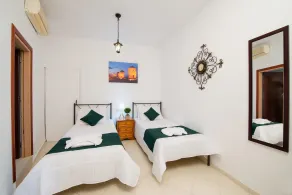 Emerald Dream House - Room