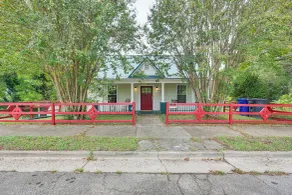 Farmhouse on 1 Acre Near Historic Dtwn Danville - Interiør