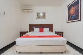 RedDoorz Plus at Buah Batu - Zimmer