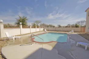 Americas Best Value Inn & Suites Hempstead - Piscine