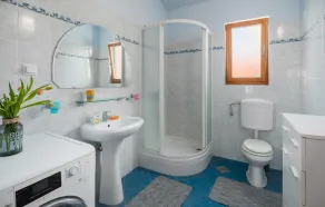 Amazing Home in Dracevac With Outdoor Swimming Pool, Wifi and 3 Bedrooms - Bagno