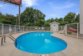 Americas Best Value Inn-Knoxville East - Pool