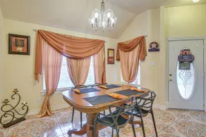 Explore Alvin! Charming Home Near College & Dtwn - Interiör