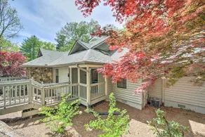 Scenic Sapphire Condo w/ Deck + Gas Grill! - Interiør