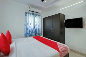 Super Hotel O Golden Hive Madhapur Near Shilparamam - Room