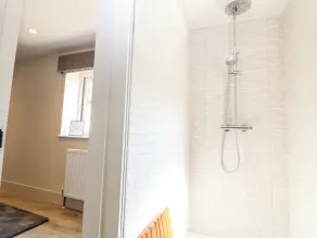 12 Manor Farm Close - Badezimmer