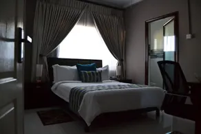 Triple Palms Bed and Breakfast - Room