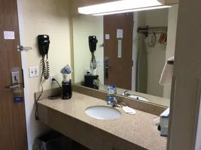 Baymont by Wyndham Janesville - Salle de bain