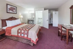 Super 8 by Wyndham Clinton OK - Rum