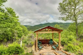 Secluded Mountain Cabin w/ Decks + Gazebo! - Interiør