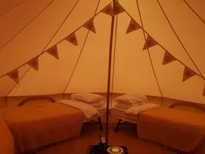 Nine Yards Bell Tents at the TT - Castletown - Chambre