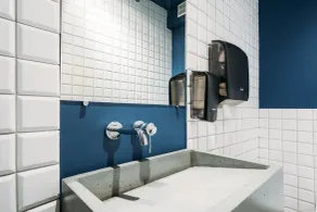 Yard Hostel & Coffee - Bathroom