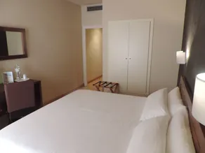 Puerta De España - Chambre