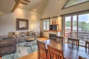 Ski-In/Out Big Sky Townhome w/ Stunning Mtn Views! - Interiør
