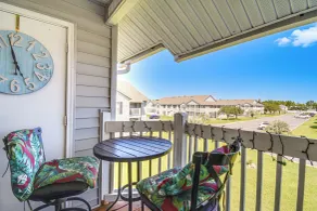 Gulf Shores Condo with Pool 5 Miles to Beaches - Interior