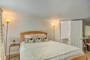 Quaint Tignall Cabin w/ Deck & Private Dock! - Interiør