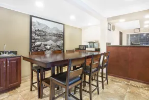 Super 8 by Wyndham Riverton - Lobby