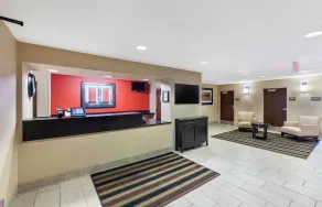 Extended Stay America Select Suites - Milwaukee - Wauwatosa - Lobby