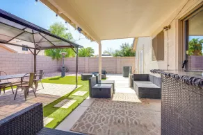 4 Mi to State Farm Stadium: Avondale Home w/ Patio - Interni