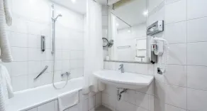 PLAZA Hotel Buchhorner Hof - Bathroom