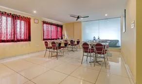 Treebo Sai Suites Inn Nagavara - Restaurante