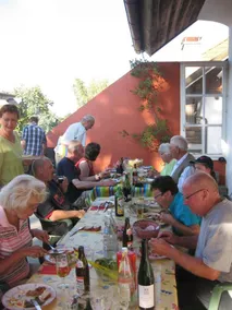 Tolles Apartment mit Terrasse und Grill - Restaurant