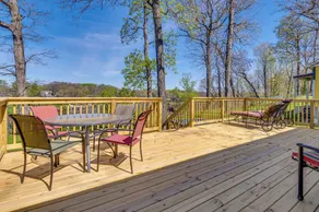 Waterfront Relaxation! Monticello Home w/ Deck - Interiør
