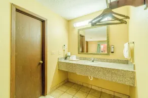 Crown Inn - Bathroom