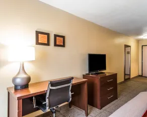 Quality Inn & Suites Bethany - Rom